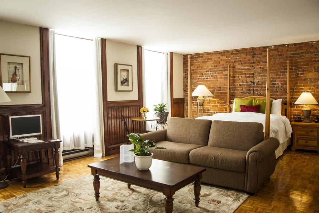 Auberge De La Place Royale — Photos 1